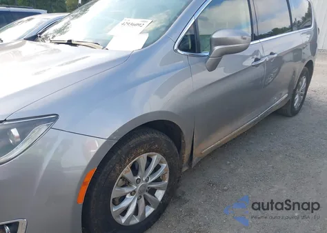 2017 Chrysler Pacifica Touring-L из США, поврежденный, VIN 2C4RC1BG6HR524009